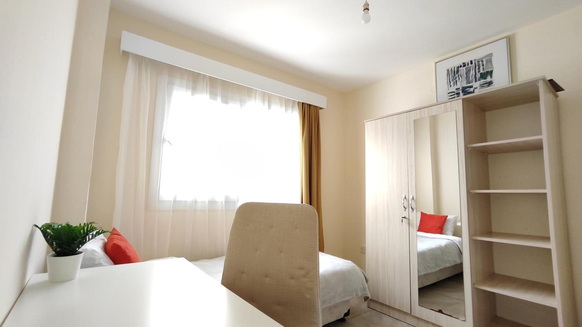 Weekend Apartments 3Br キレニア エクステリア 写真