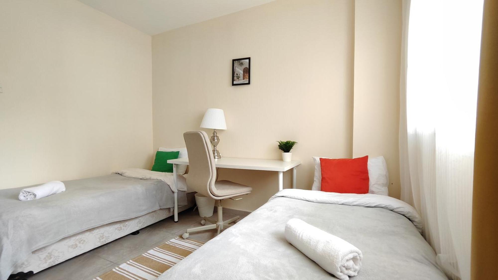 Weekend Apartments 3Br キレニア エクステリア 写真
