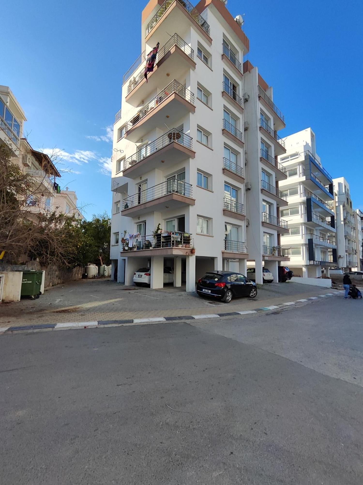Weekend Apartments 3Br キレニア エクステリア 写真