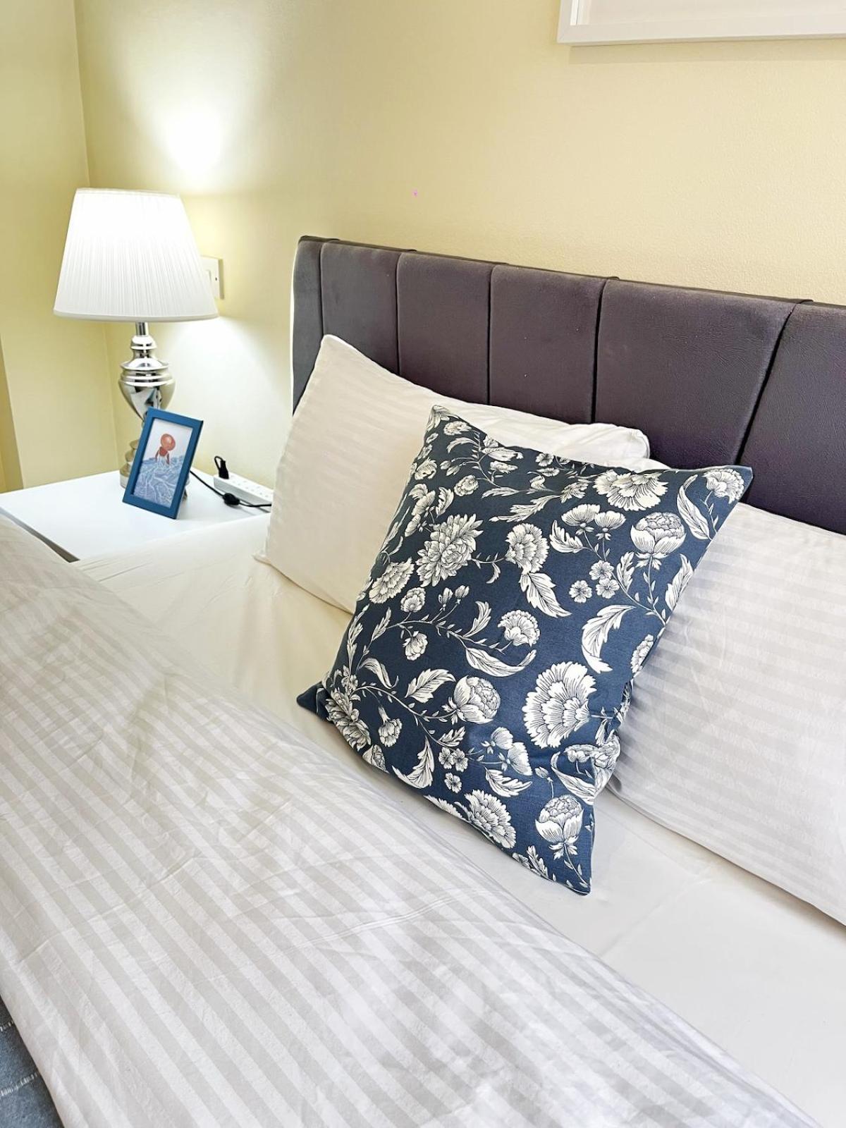 Weekend Apartments 3Br キレニア エクステリア 写真