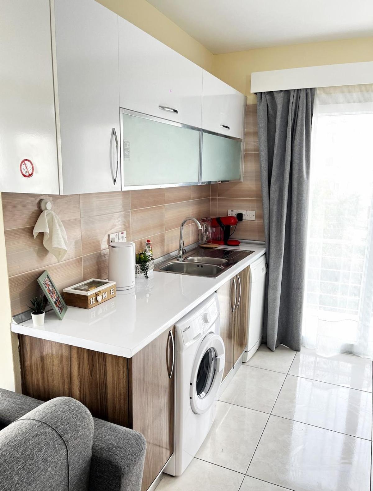Weekend Apartments 3Br キレニア エクステリア 写真