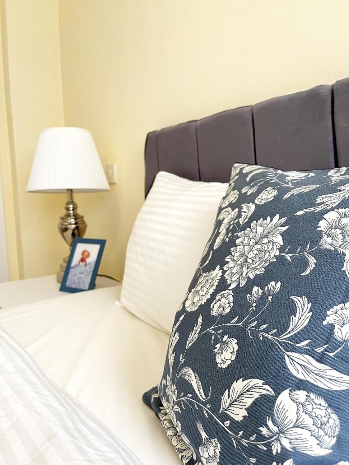 Weekend Apartments 3Br キレニア エクステリア 写真